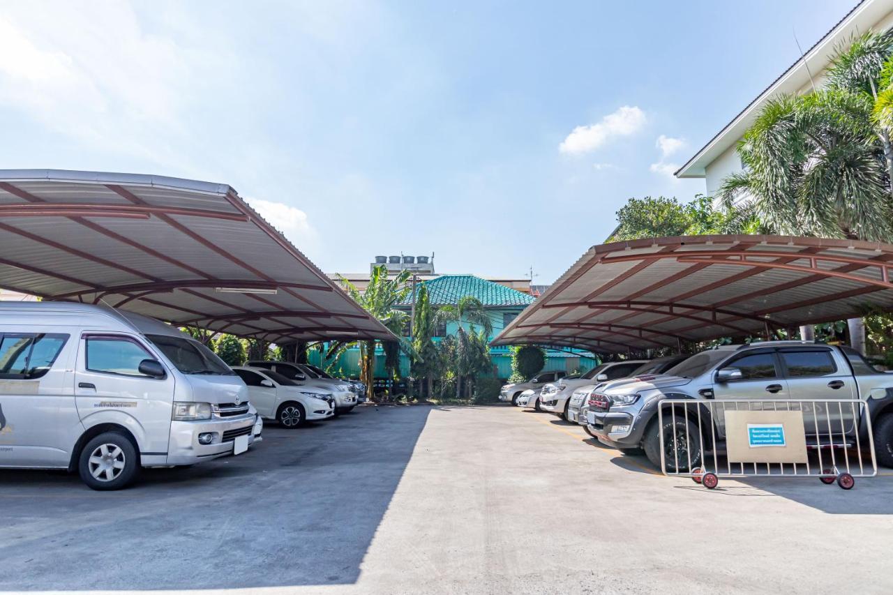 โรงแรมซิลเวอร์โกลด์ การ์เด้นท์ สุวรรณภูมิ แอร์พอร์ต โรงแรม 3*